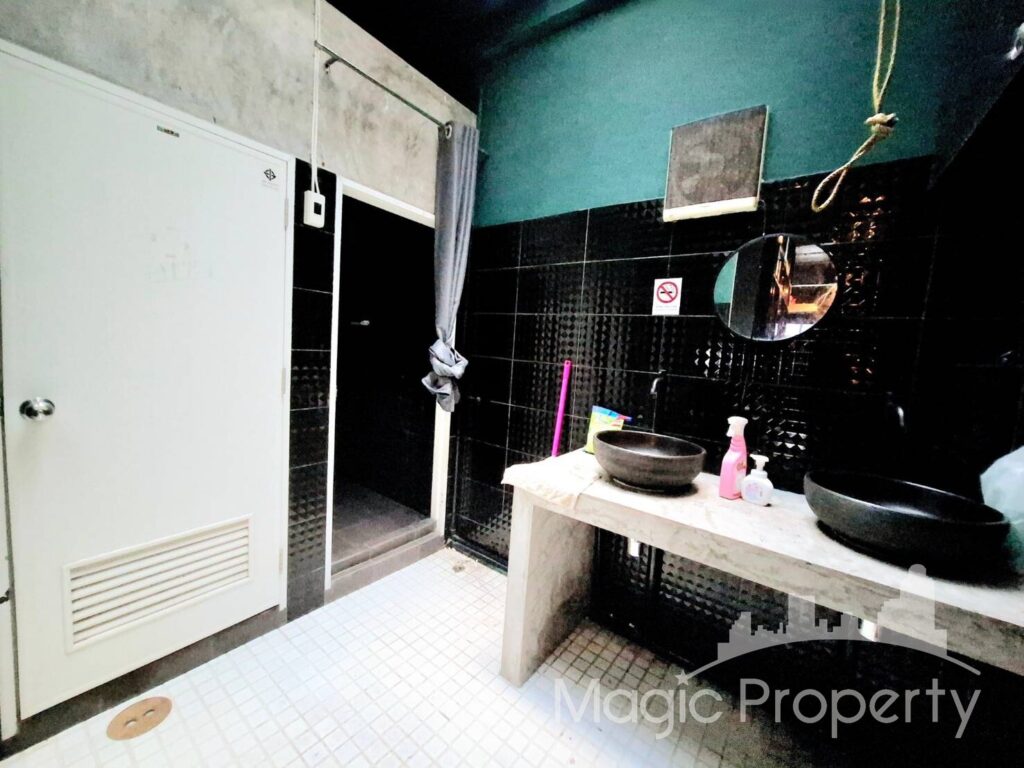 Property Image – Townhouse Silom Soi 3 For Rent