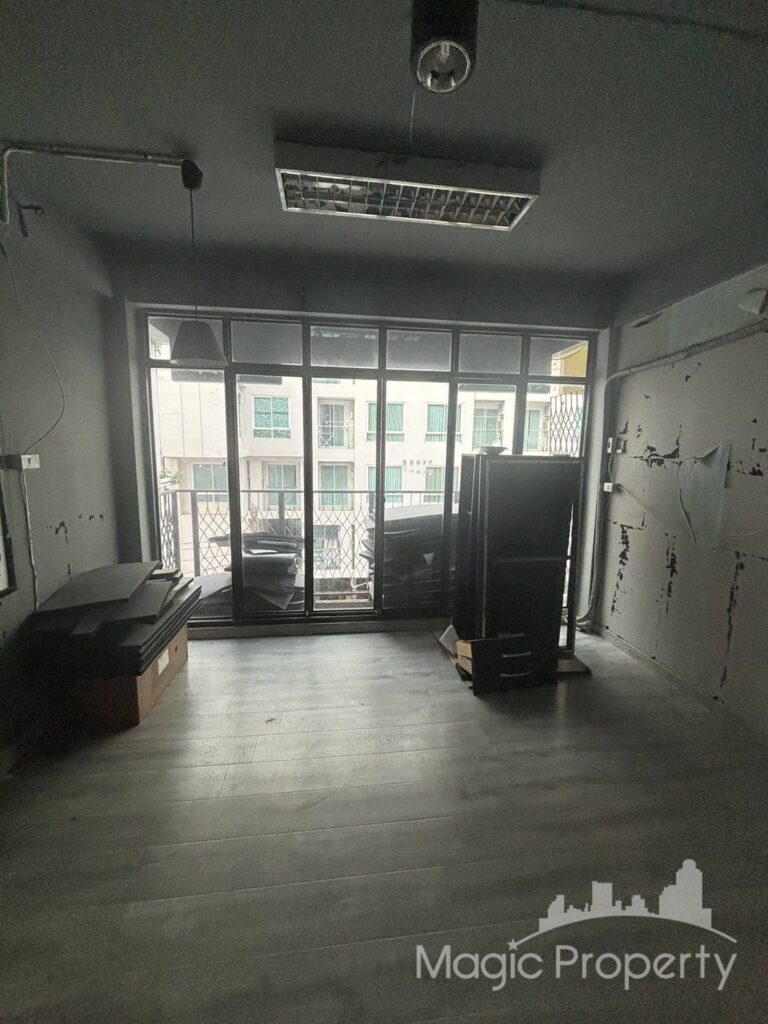 Property Image – Townhouse Silom Soi 3 For Rent