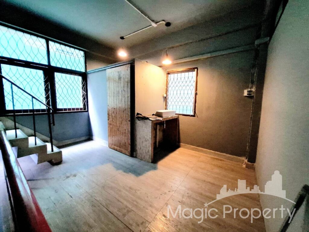 Property Image – Townhouse Silom Soi 3 For Rent