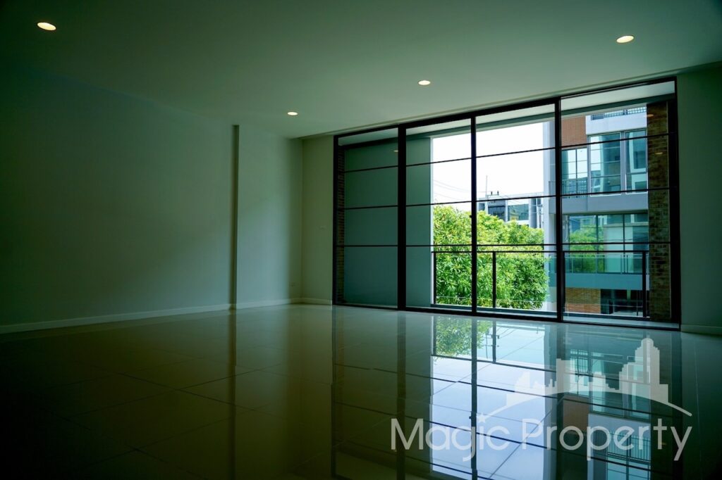 Property Image – Siri Square Charoenkrung 80