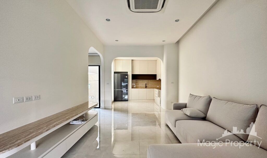 For Sale 3 Bed Townhome in Demi Sathu 49, Bang Phongphang, Bangkok | ฿25,900,000 | MGP1401 – Photo 2