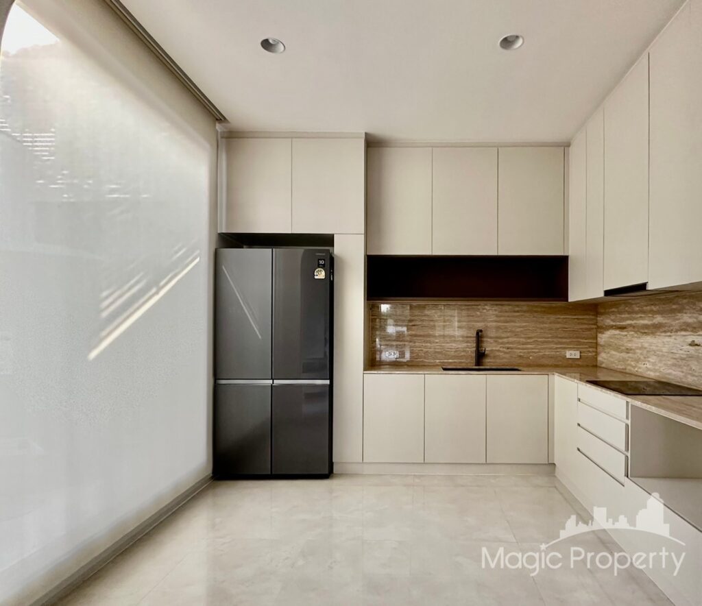 For Sale 3 Bed Townhome in Demi Sathu 49, Bang Phongphang, Bangkok | ฿25,900,000 | MGP1401 – Photo 4