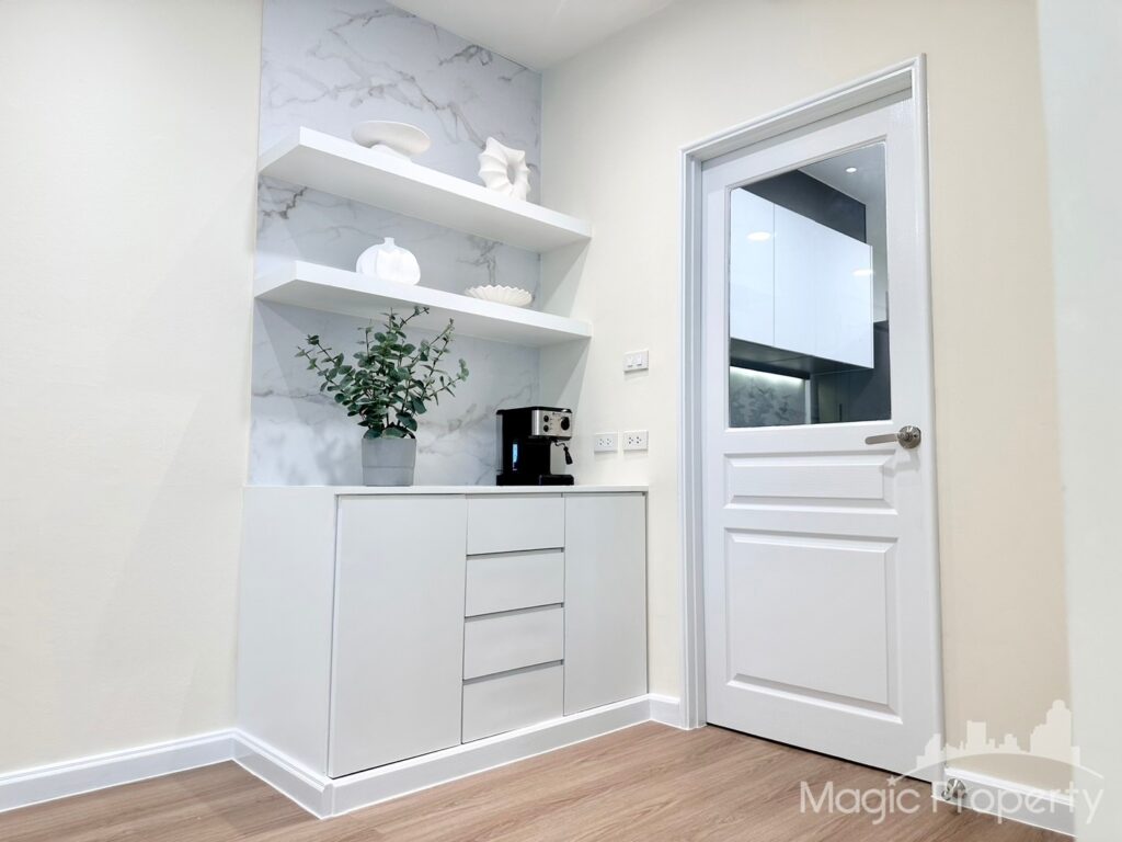 3 Bed Condo in Grand Langsuan, Lumphini, Bangkok | ฿110,000 | MGP1447 – Photo 14