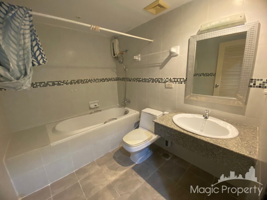 3 Bed Condo in Royal Castle Sukhumvit, Khlong Toei Nuea, Bangkok | ฿50,000 | MGP1461 – Photo 12