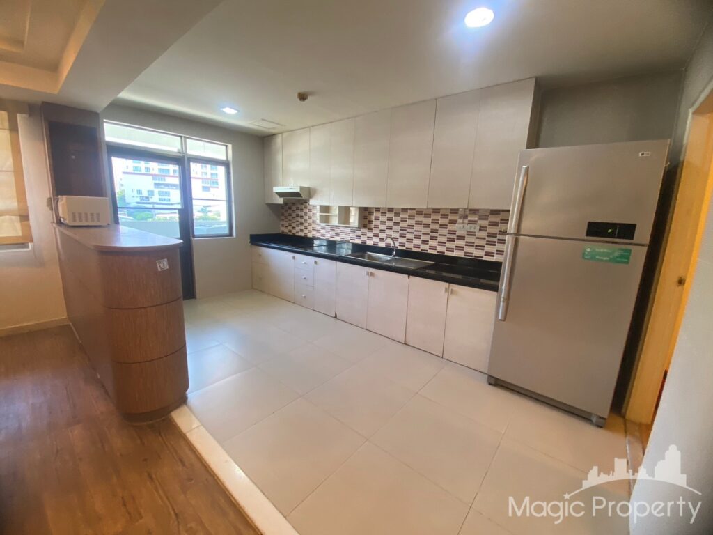 3 Bed Condo in Royal Castle Sukhumvit, Khlong Toei Nuea, Bangkok | ฿50,000 | MGP1462 – Photo 2