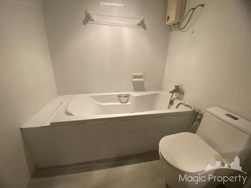 3 Bed Condo in Royal Castle Sukhumvit, Khlong Toei Nuea, Bangkok | ฿50,000 | MGP1462 – Photo 14