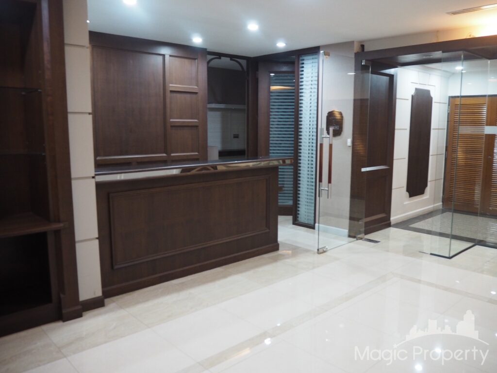 For Rent Commercial/Office in Ocean Tower 2, Khlong Toei Nuea, Bangkok | ฿219,527/month | MGP1468 – Photo 4