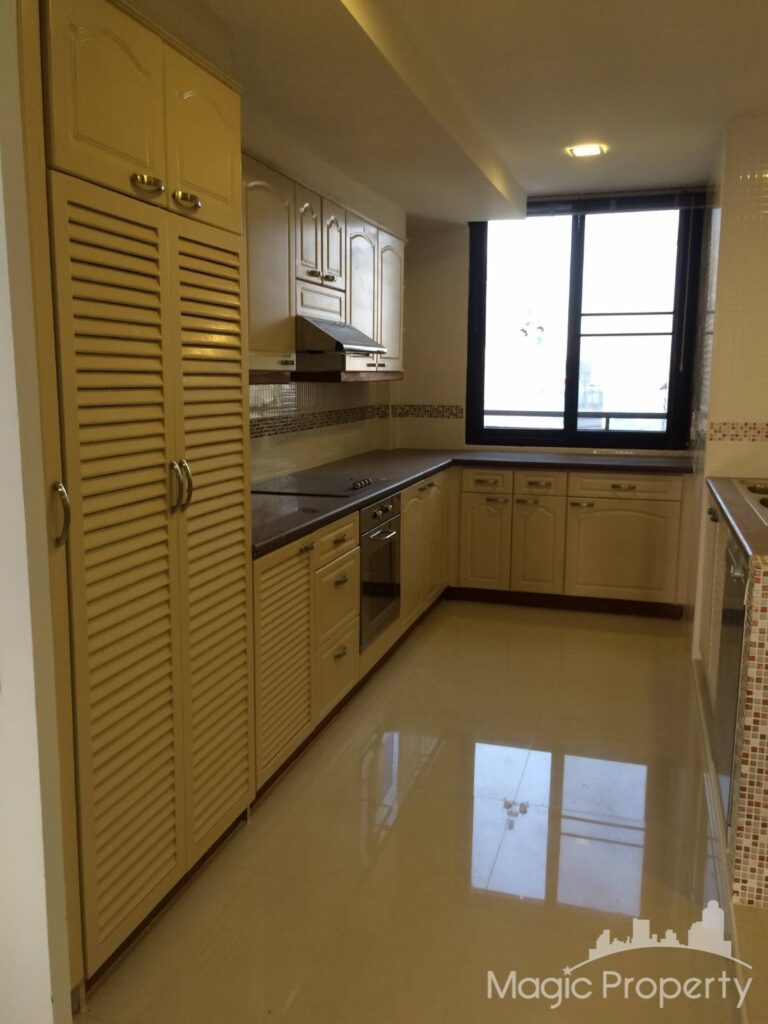 3 Bed Condo in Baan Piya Sathorn, Thung Maha Mek, Bangkok | ฿35,000,000 | MGP1505 – Photo 5