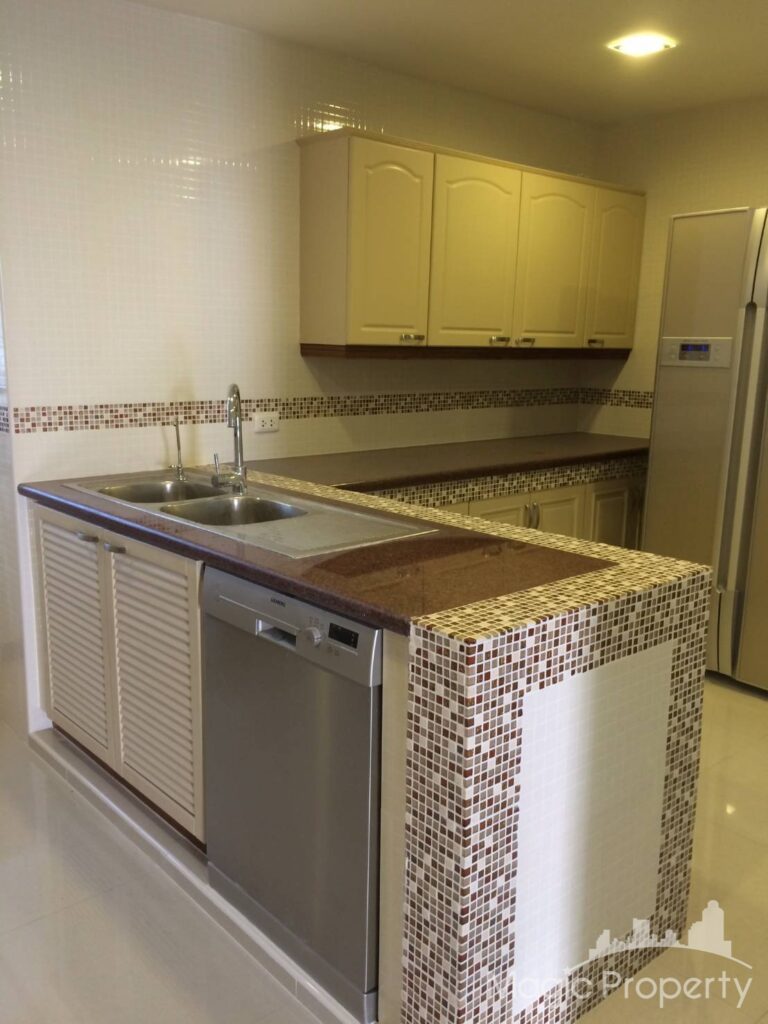 3 Bed Condo in Baan Piya Sathorn, Thung Maha Mek, Bangkok | ฿35,000,000 | MGP1505 – Photo 7