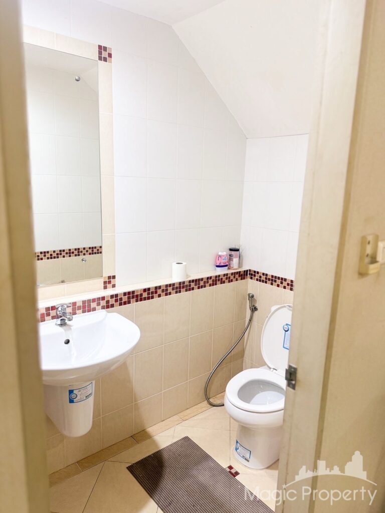 For Sale 3 Bed Townhome in Baan Klang Muang Urbanion Rama 9 - Wongwaen, Ban Thap Chang, Bangkok | ฿4,500,... – Photo 5