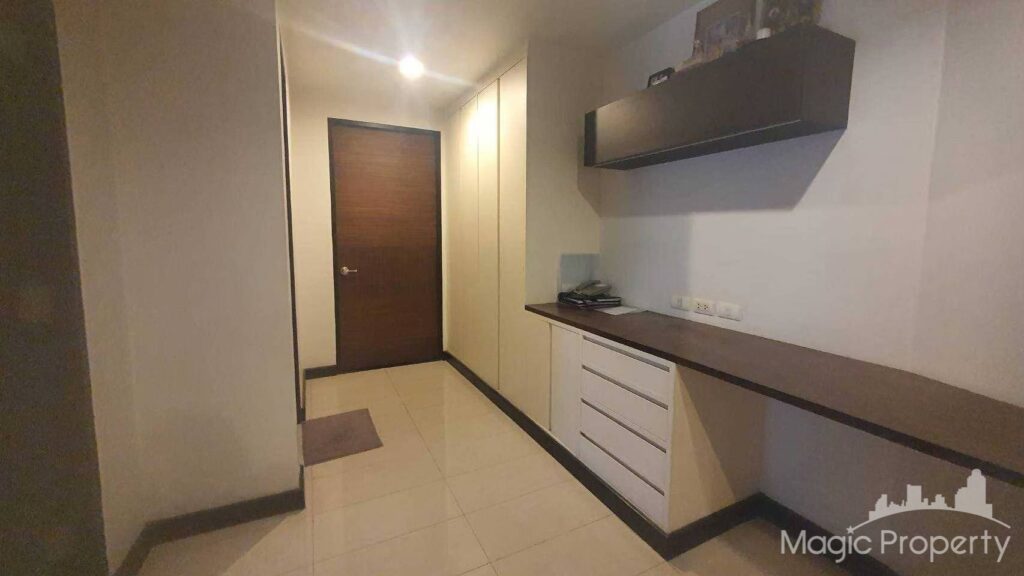 For Sale 2 Bed Condo in Avenue 61 Condominium, Khlong Tan Nuea, Bangkok | ฿12,000,000 | MGP1513 – Photo 9
