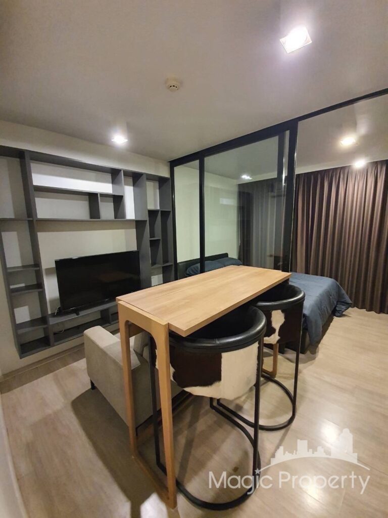 1 Bed Condo in Maestro 02 Ruamrudee, Lumphini, Bangkok | ฿20,000 | MGP1520 – Photo 1