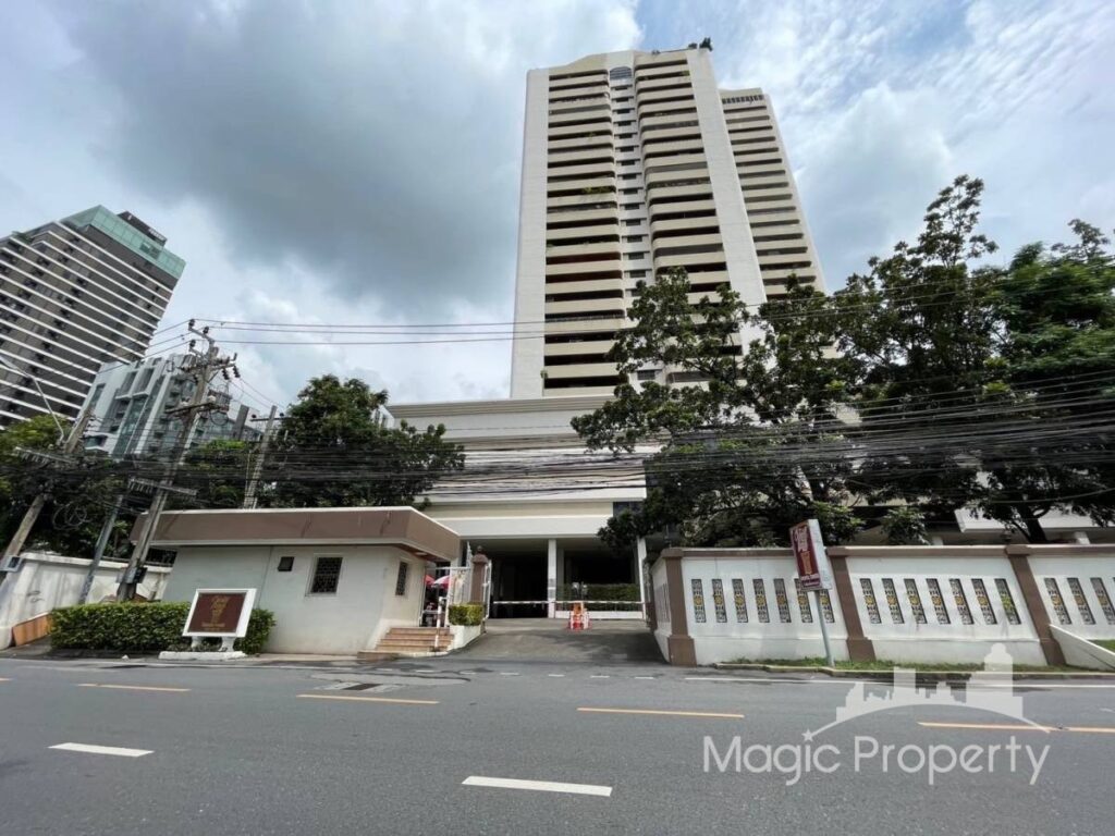 For Rent 4 Bed Condo in Oriental Tower, Khlong Tan Nuea, Bangkok | ฿120,000/month | MGP1540 – Photo 1