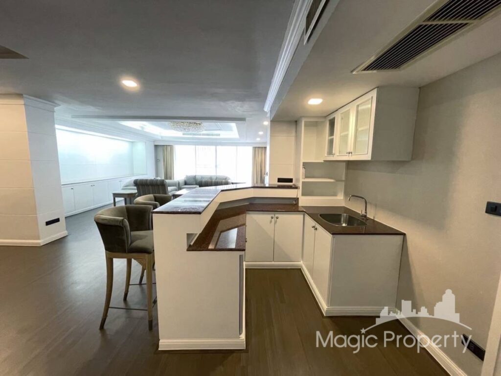 For Rent 4 Bed Condo in Oriental Tower, Khlong Tan Nuea, Bangkok | ฿120,000/month | MGP1540 – Photo 9