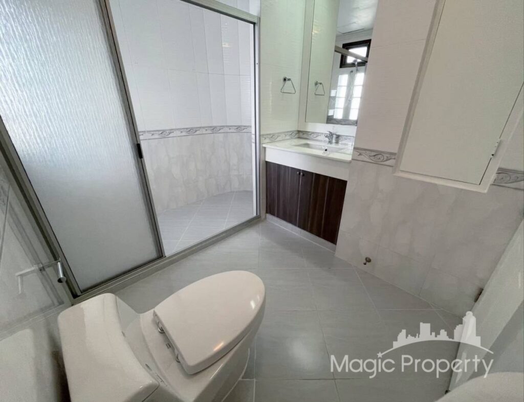 For Rent 4 Bed Condo in Oriental Tower, Khlong Tan Nuea, Bangkok | ฿120,000/month | MGP1540 – Photo 23