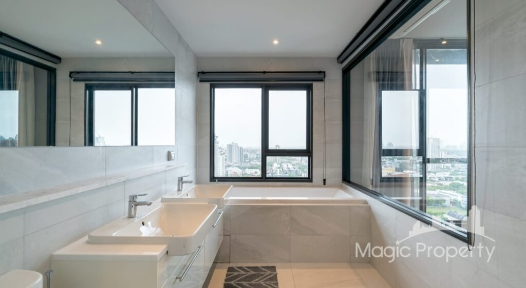 3 Bed Condo in Rhythm Ekkamai, Khlong Tan Nuea, Bangkok | ฿100,000 | MGP1557R – Photo 19