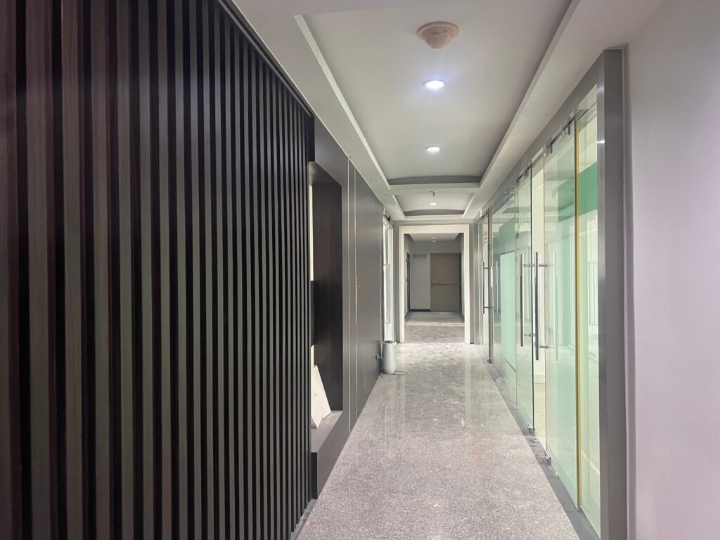 Rented Commercial/Office in Modern Town, Khlong Tan Nuea, Bangkok | ฿32,000 | MGP1577 – Photo 2