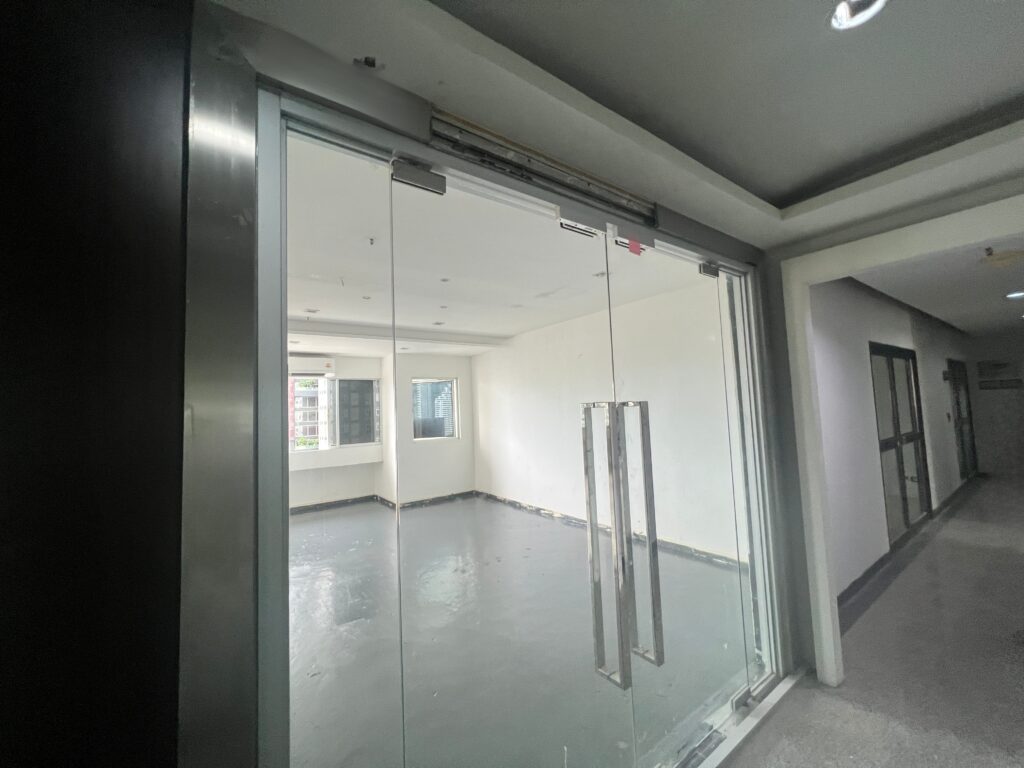 Rented Commercial/Office in Modern Town, Khlong Tan Nuea, Bangkok | ฿32,000 | MGP1577 – Photo 1