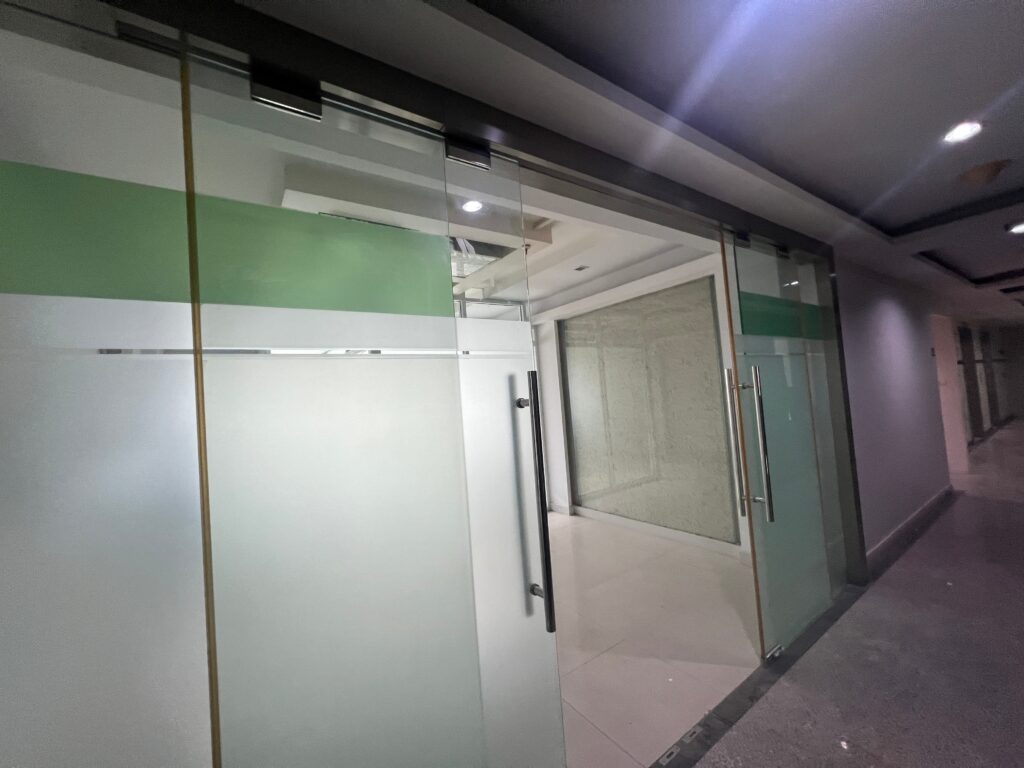 Rented Commercial/Office in Modern Town, Khlong Tan Nuea, Bangkok | ฿15,000 | MGP1578 – Photo 1