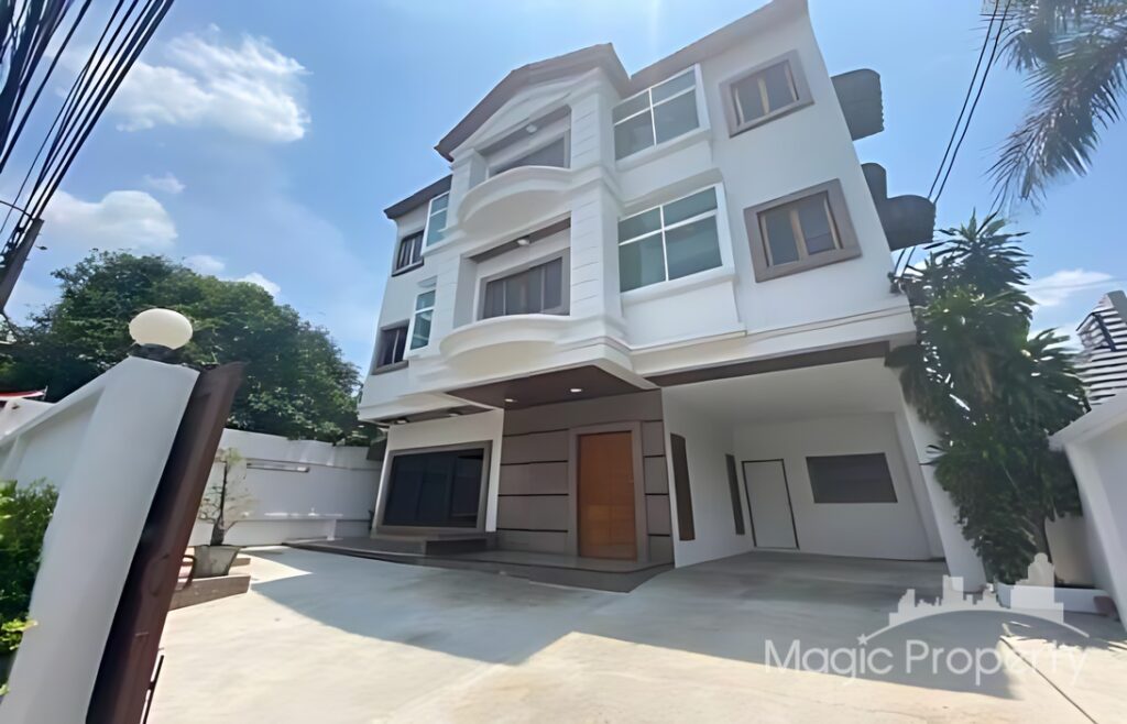 5 Bed Single House in Khlong Tan Nuea, Bangkok | ฿100,000 | MGP1725 – Photo 1