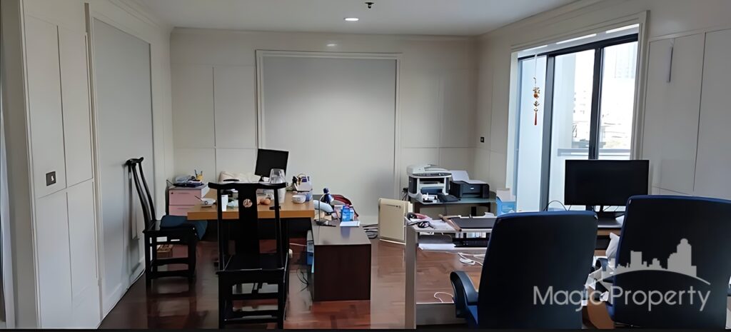 For Sale 3 Bed Condo in Kiarti Thanee City Mansion, Khlong Toei Nuea, Bangkok | ฿18,900,000 | MGP1914 – Photo 13