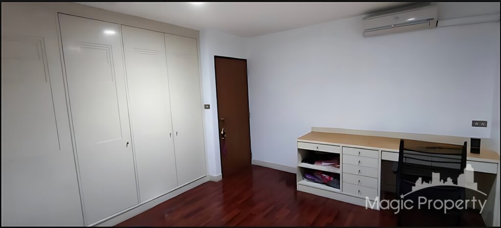 For Sale 3 Bed Condo in Kiarti Thanee City Mansion, Khlong Toei Nuea, Bangkok | ฿18,900,000 | MGP1914 – Photo 19